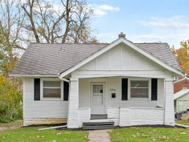 Main picture of 2706 Crown Point Ave