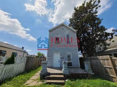 Main picture of 920 W Columbia St