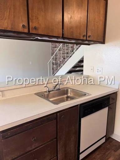 Main picture of 1177 S Hilton St