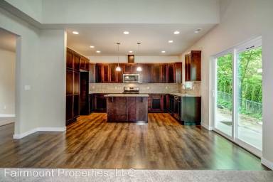 Main picture of 1930 5th Ct