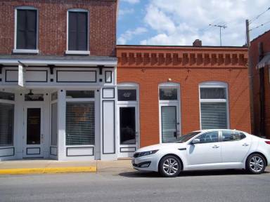 Main picture of 417 W 5th St