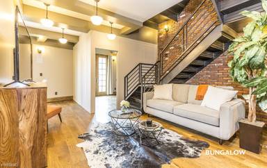 Main picture of 137 Grand St