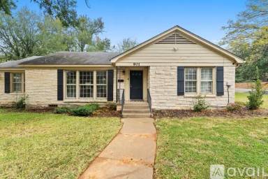 Main picture of 901 N Azalea Dr
