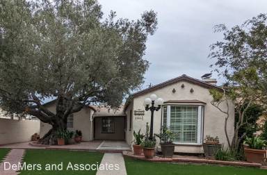 Main picture of 2344 Oak St