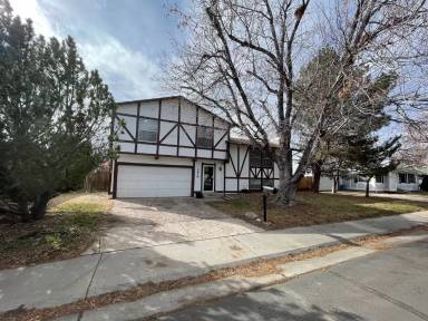 Main picture of 3619 S Olathe Way