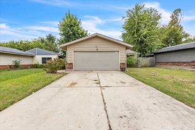 Main picture of 212 NW 92nd St