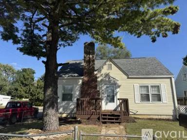 Main picture of 1596 S Champion Ave