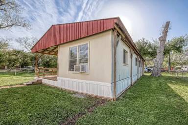 Main picture of 409 Riveredge Dr