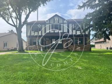 Main picture of 6755 Woodlake Dr