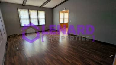 Main picture of 1004 E Auburn Pl