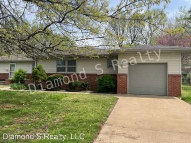 Main picture of 2718 S Stewart Ave
