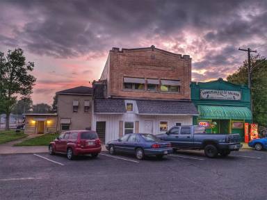 Main picture of 110 S Main St