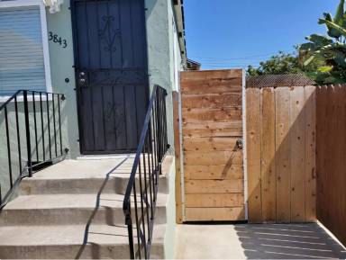 Main picture of 3841 Superior St