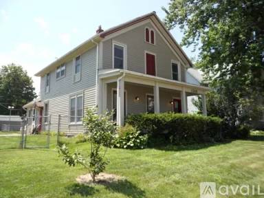 Main picture of 1305 E 12th St