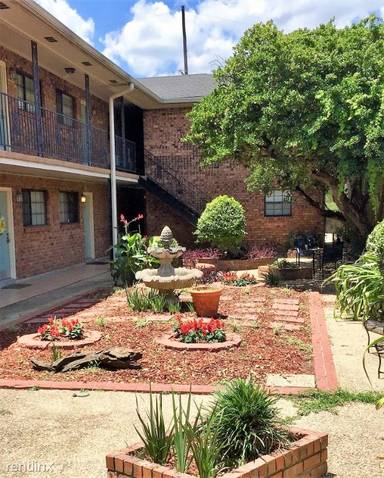 Main picture of 615 Saint Louis St