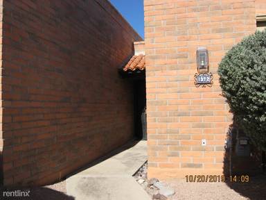 Main picture of 1372 W Desert Hills Dr