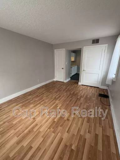 Main picture of 1052 Loretta Ave