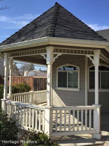 Main picture of 2146 Pleasant Way