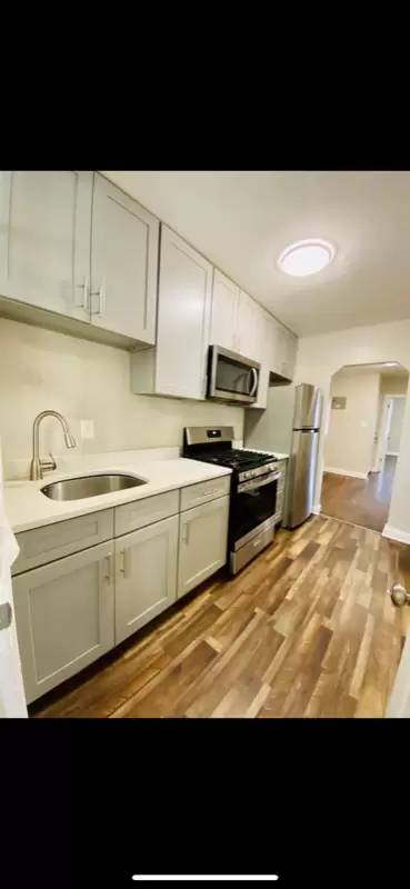 Main picture of 1809 18th St SE