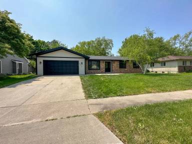 Main picture of 3419 Taft Ave