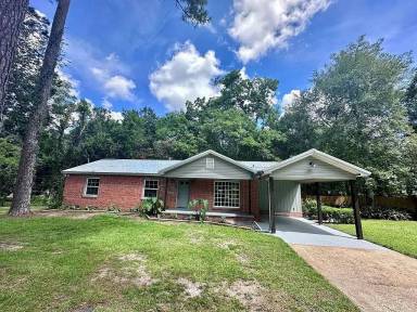 Main picture of 100 Winding Rd