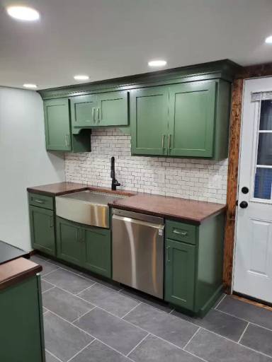 Main picture of 195 E 2nd St