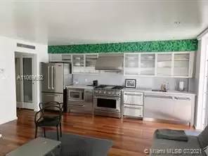 Main picture of 1601 West Ave