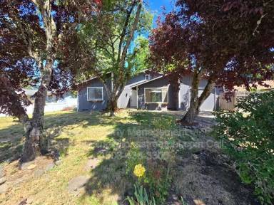 Main picture of 2711 Newton St