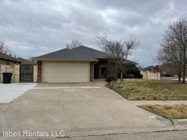 Main picture of 4700 Aurora Cir