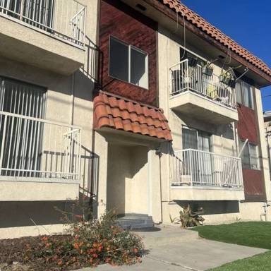Main picture of 12357 Oxnard St