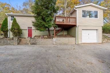 Main picture of 8 Florissant Ave