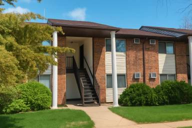 Main picture of 805 E 10th St