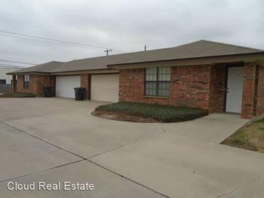 Main picture of 916 McDaniel Cir