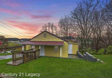 Main picture of 301 Pine St