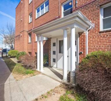 Main picture of 526 Kenyon St NW
