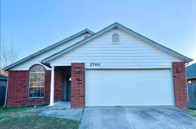 Main picture of 2740 W 66th St