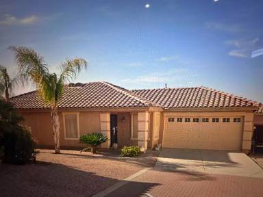 Main picture of 2923 E Cherry Hills Dr