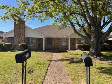 Main picture of 3303 Lexington Dr