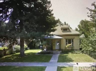 Main picture of 1046 S Windsor St