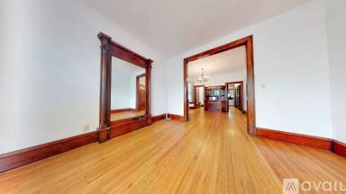 Main picture of 1119 W George St