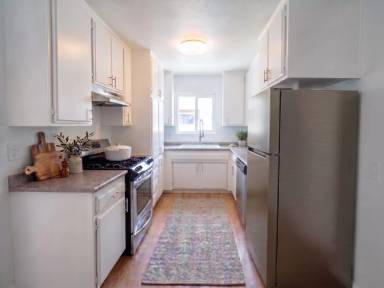 Main picture of 604 E Orange Grove Ave