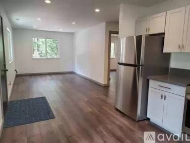 Main picture of 8546 Golden Ave