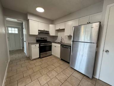 Main picture of 5000 West Gate Blvd