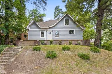 Main picture of 101 Woodlawn Dr