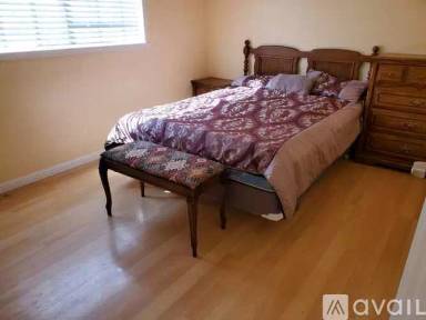 Main picture of 32524 Regents Blvd