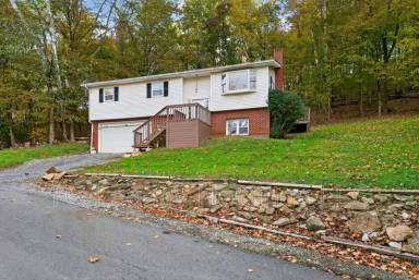Main picture of 320 Diamond Ave
