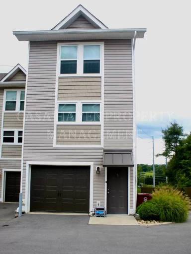 Main picture of 2802 W Walnut St