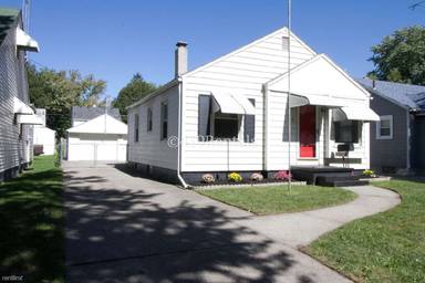 Main picture of 18 W Poinsetta Ave