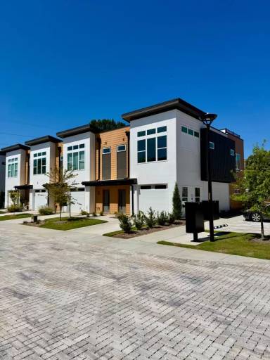 Main picture of 621 Walnut Heights Dr