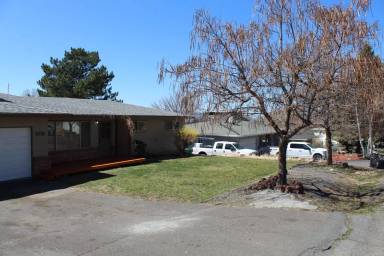 Main picture of 6520 Climax Ave